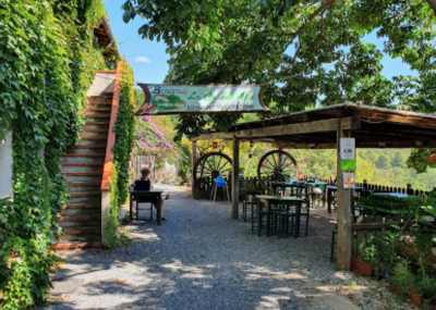 Auf Vorbestellung kann man auch im Agriturismo la Cà dell&#039;Alpe essen. AgriBike Camping | Camping Finale Ligure - Rialto